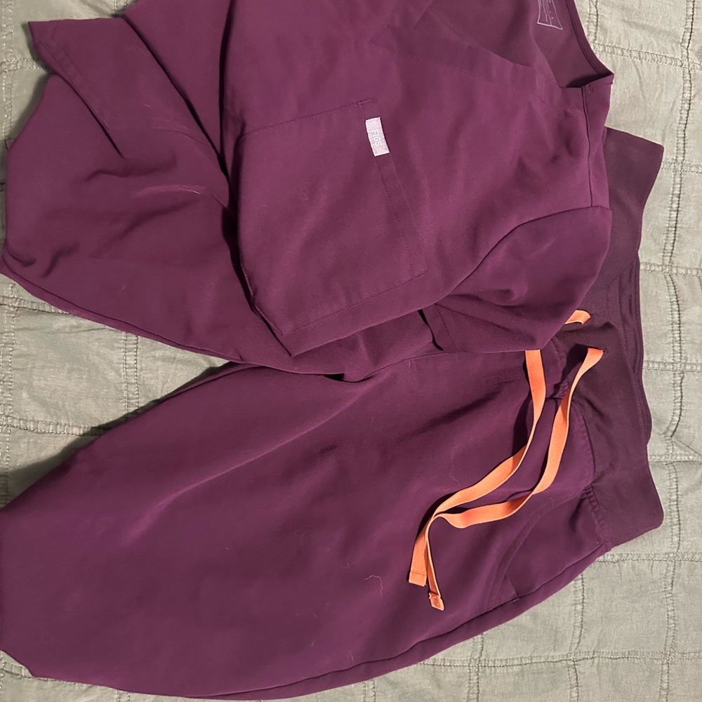 Figs dark purple scrub set